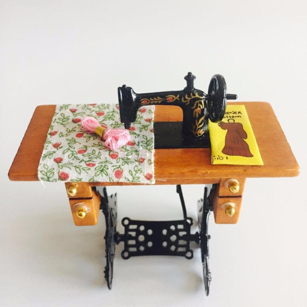 1:12 Dollhouse Retro Sewing Machine Doll House Miniature Scale Fairy Doll Home Life Scene