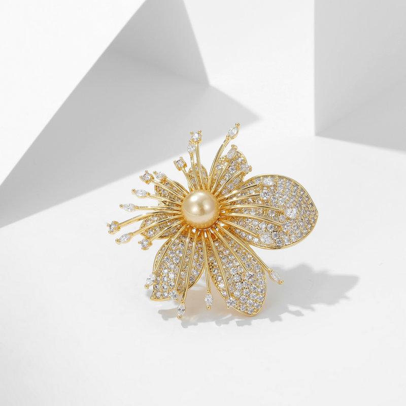 Легкая, слегка инкрустированная цирконием трехмерная брошь-цветок осенне-зимнее пальто свитер аксессуары знаменитость темперамент корсаж женщина