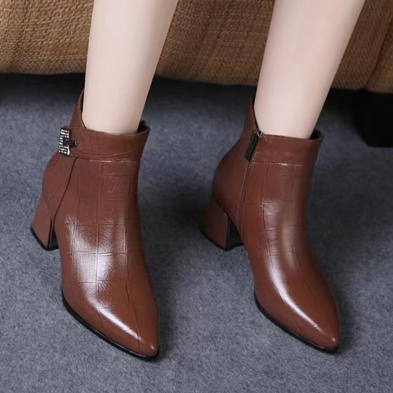 Ботильоны с острым носком для женщин, туфли на среднем каблуке с кристаллами, массивные ботинки из кожи в стиле ретро, зима 2024, тренд, готика, Zapatos Lady
