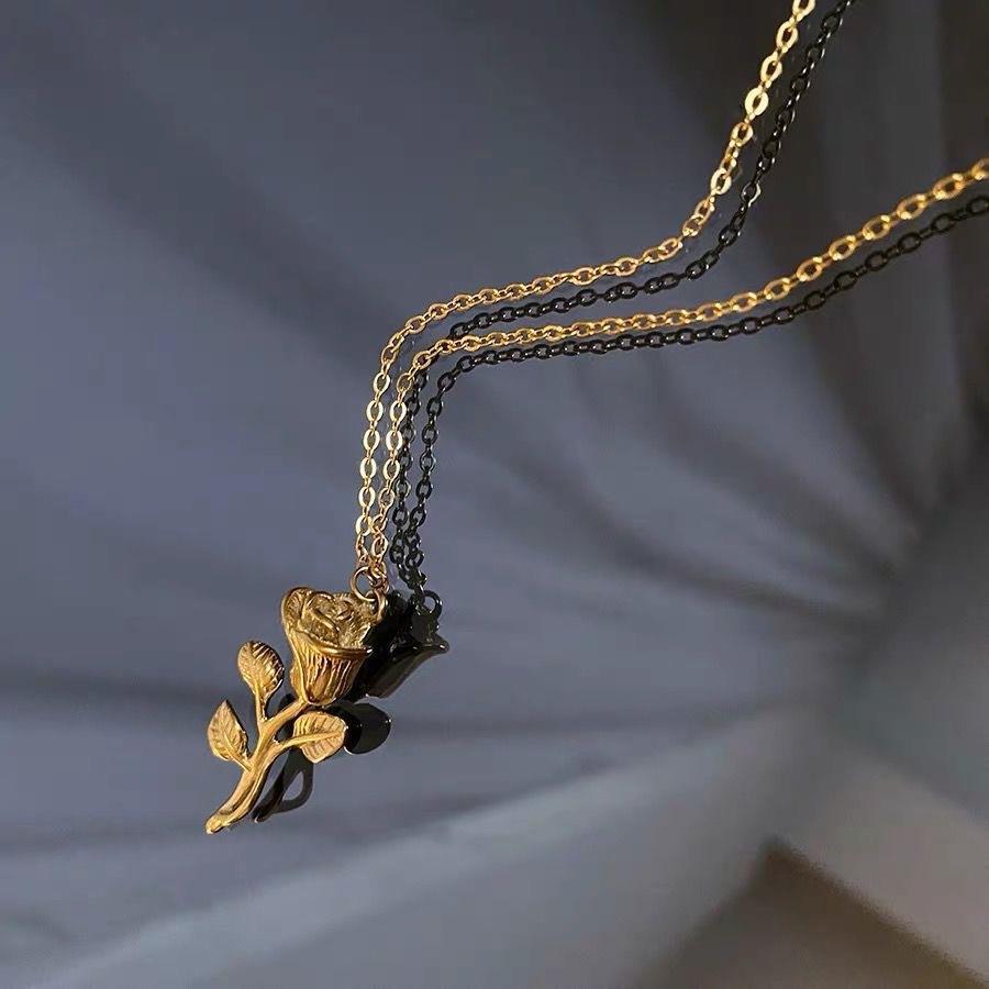 Vintage Rose Flower Necklaces For Women Gold Color Pendant Necklace 316L Stainless Steel Clavicle Chain Fashion Jewelry Gift