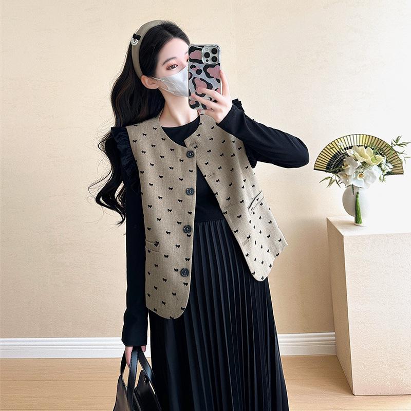 «Модная одежда для беременных 2024 года»: Стильные юбки-двойки и топы больших размеров на весну и осень.