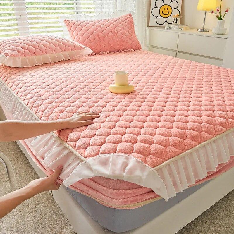 Зимний теплый молочный бархатный комплект простыней, милая простыня на подкладке с героями мультфильмов и 2 наволочками, нескользящий наматрасник, двуспальное покрывало размера «king-size»