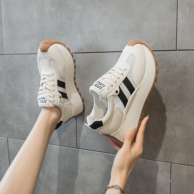 2025 новые спортивные и повседневные дышащие кроссовки с низким верхом, кроссовки папы Форреста Гампа, женские маленькие размеры 3233 на толстой подошве, женская обувь с внутренней танкеткой