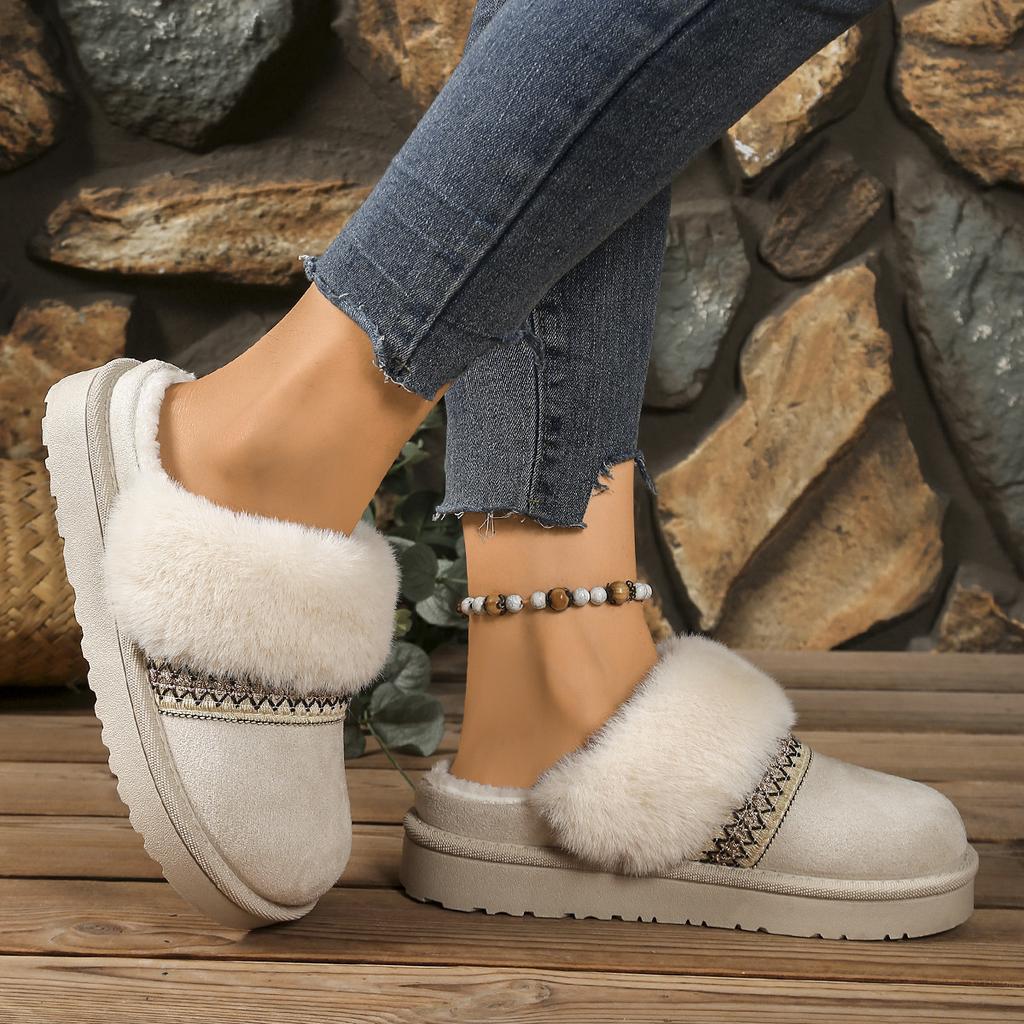 The New Style of Shoes Features Thick-soled Snow Boots with Fleece Toe Caps and Women's Thickened Warm Cotton Shoes