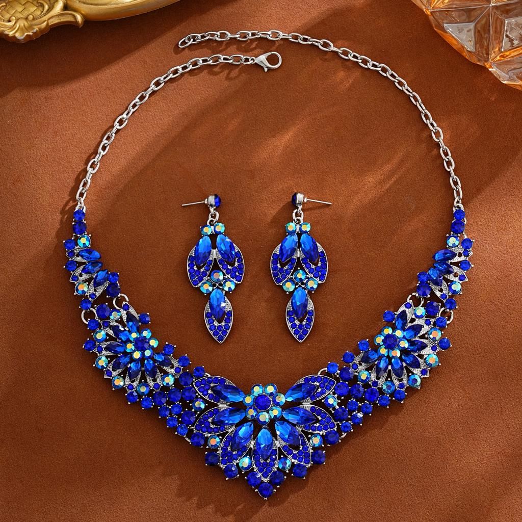 Модные украшения для женщин