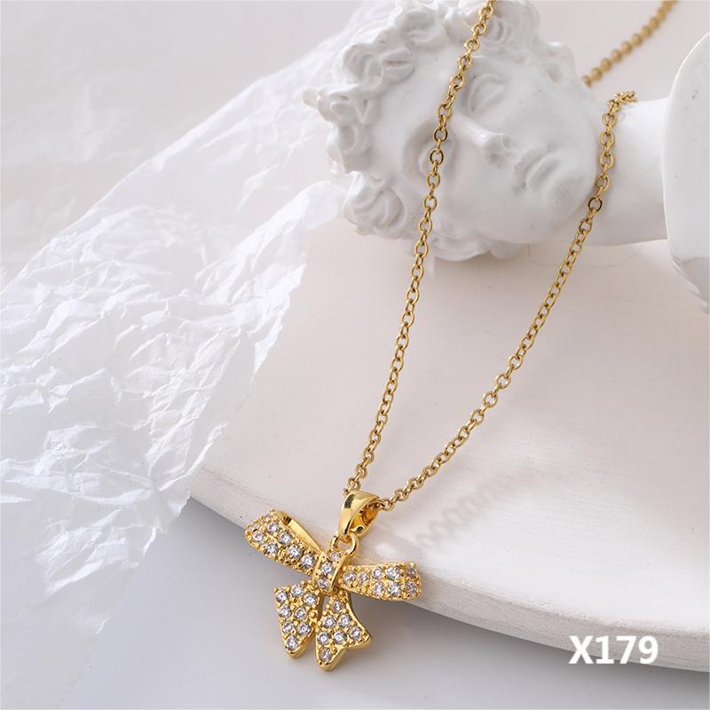 New Niche Design Retro Butterfly Micro-Inlaid Zircon Pendant Necklace Women'S Fashion Collarbone Chain