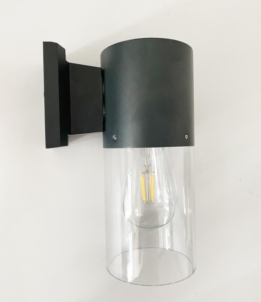 Wireless Solar IP54 Rated Classic Aluminum Wall Light 2700K Soft Warm White LED Dusk Dawn Sensor CE Certified Garden Application