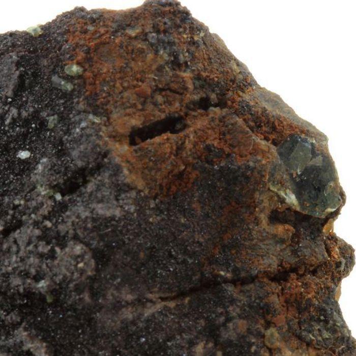 Pierres et Minéraux. Vesuvianite + Clinochlore. 80.0 ct. Rocher de Farinole, Olmeta-di-Capocorso, Haute-Corse, France.