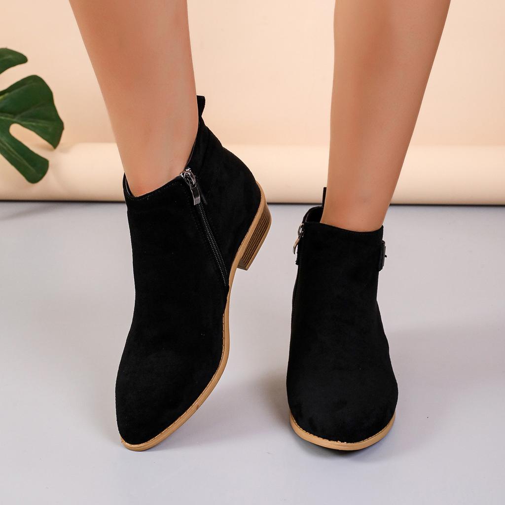 Женские полусапожки на толстом каблуке 2024 новые внешнеторговые большого размера замшевые с острым носком с ремешком с пряжкой на квадратном каблуке женские сапоги большого размера женская обувь