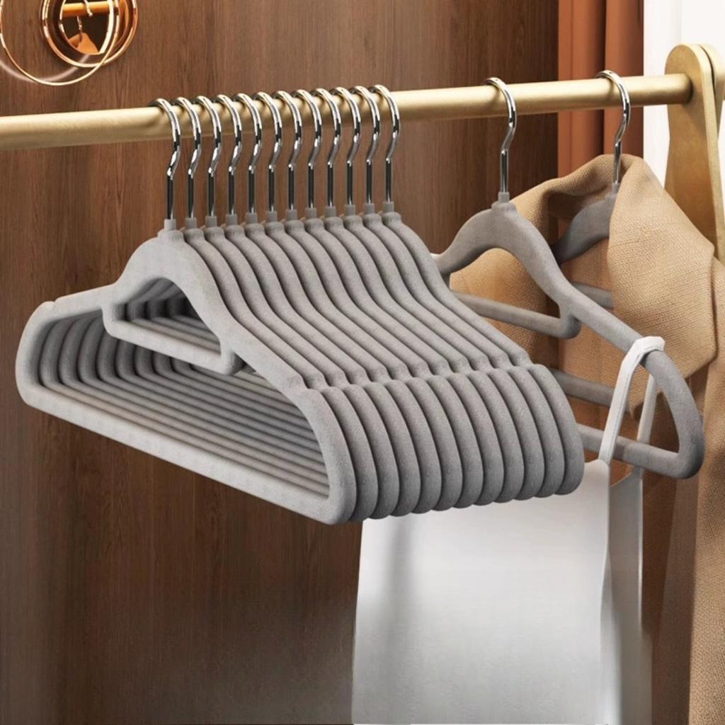 10Pcs Space Saving, Velvet Non-Slip Clothes Hangers, Heavy Duty with 360 Degree Swivel Hook for Clothing, Suit
