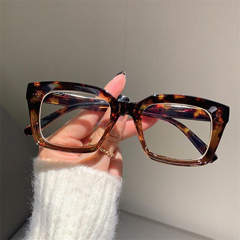 Fashion Anti Blue Light Glasses Women Fake Eyeglasses Trendy Rice Nail Square Frame Female Flat Light Glasses Computer Glasses