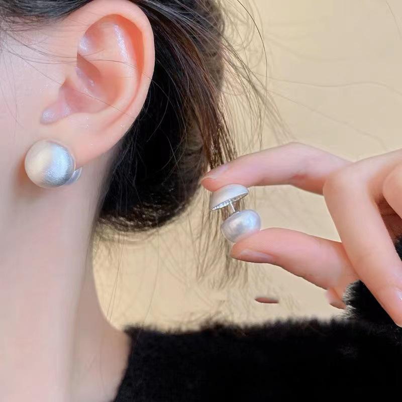 2024 New Fashion Gold Color Matte Metal Button Stud Earrings Minimalist Round Coin Earrings For Women Party Weddings Jewelry