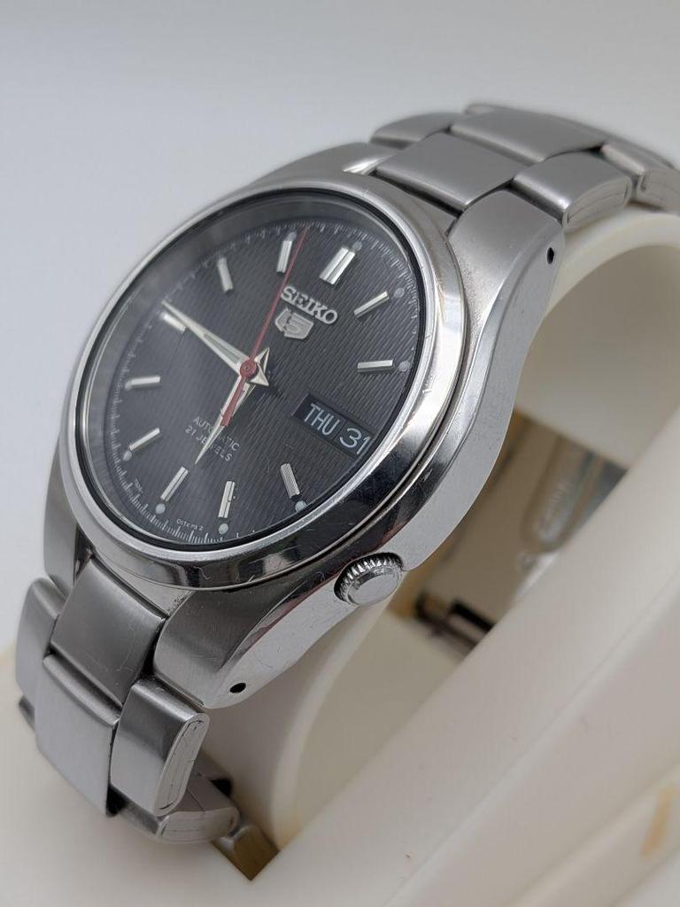 [USED] Working Condition, Some Imperfections, SEIKO5 Automatic Watch with Clear Back