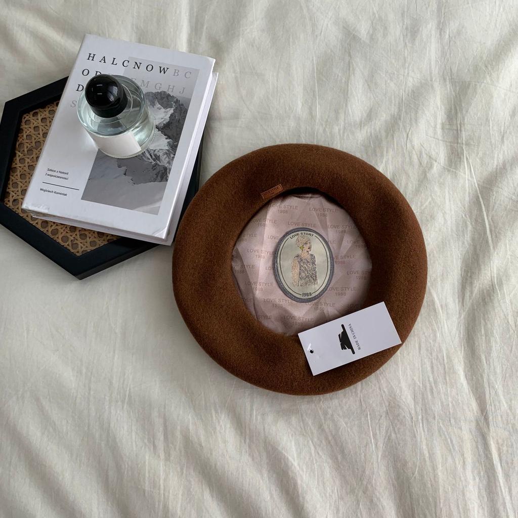 Autumn and Winter Classic Wool Beret Women's Leather Label British Retro Painter Hat Fashion