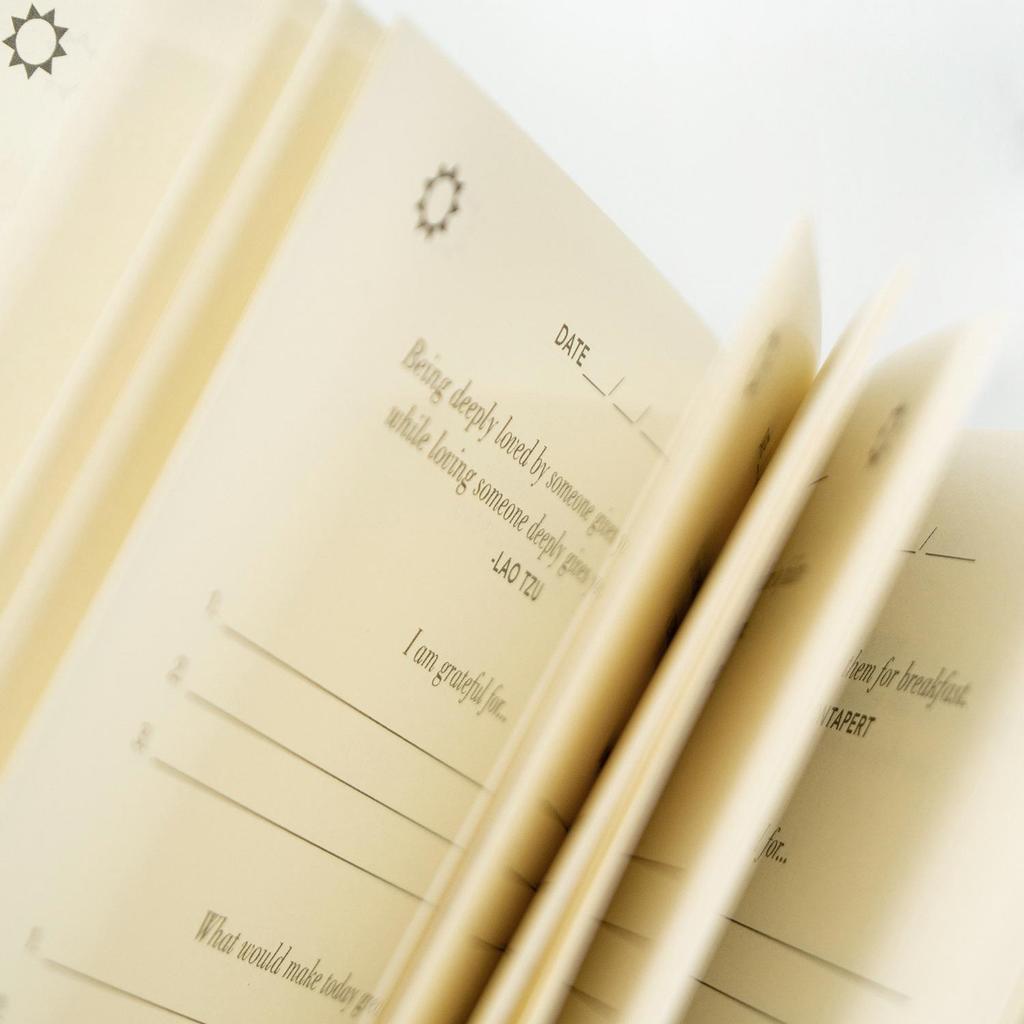 A5 Cross-Border Gratitude Journal: 5-Minute Cloth-Covered Notebook