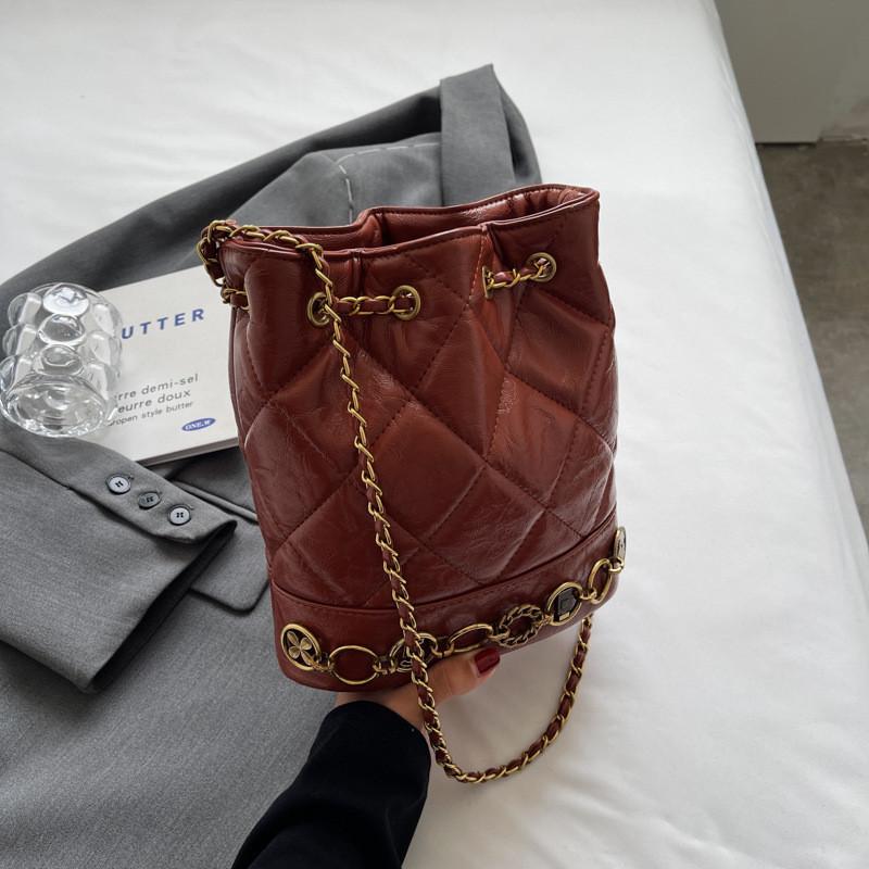 Стильная новая осенне-зимняя маленькая сумка-ведро на цепочке с ароматом для женщин 2023