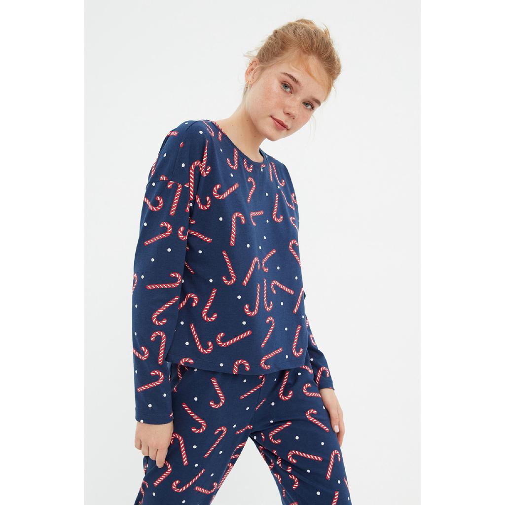 Темно-синий вязаный пижамный комплект с новогодним принтом Thmaw21pt0771