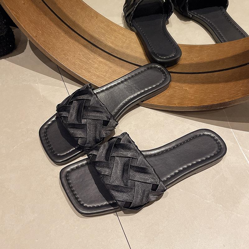 Summer with Skirts, Small Sandals, and Women's Shoes. New Silver Square-headed Open-toed Soft Flat-bottomed One-word Slippers.