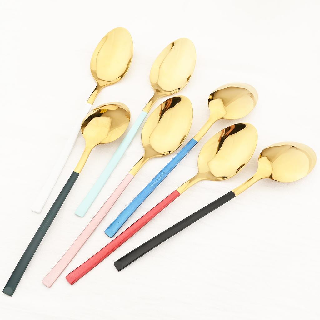 Western 24Pcs Black Gold Dinnerware Set Luxury Knives Fork Tea Spoon Cutlery Set Stainless Steel Flatware Tableware Kitchen Silverware