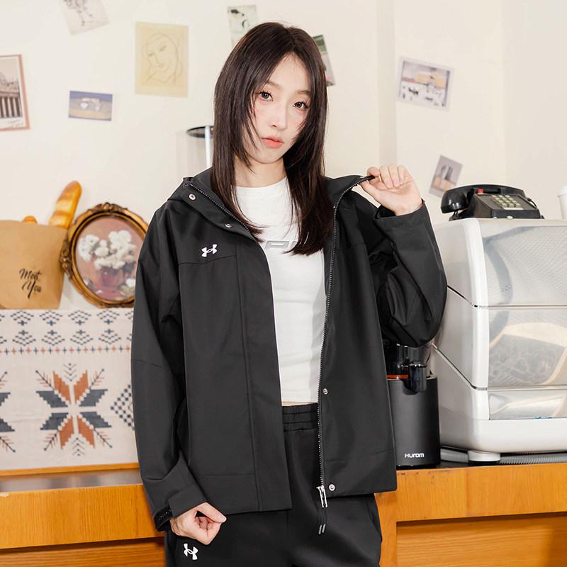 Under Armour Твердая уличная тренировочная фитнес-куртка с капюшоном, женская, черная 23600402-001