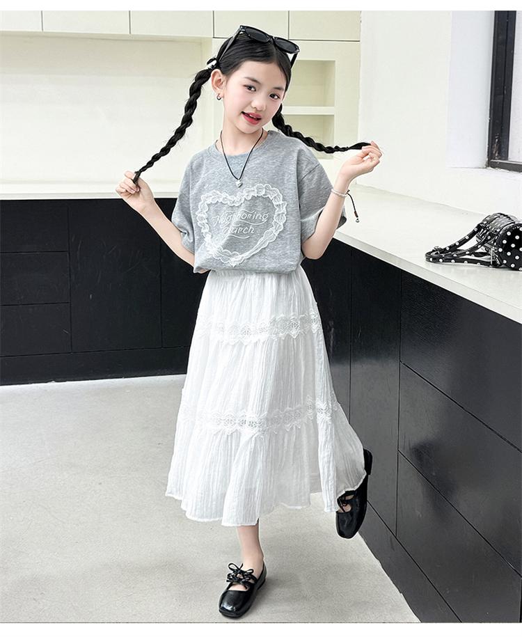Short sleeved thin girls' summer short sleeved T-shirt cake skirt two-piece set 2026 new stylish children's lace skirt