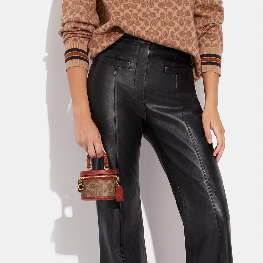 Coach Сумка на цепочке Trail 12 Classic Monogram с молнией, из кожи и покрытого канваса, женская, коричнево-желто-ржавая CE768-B4NQ4