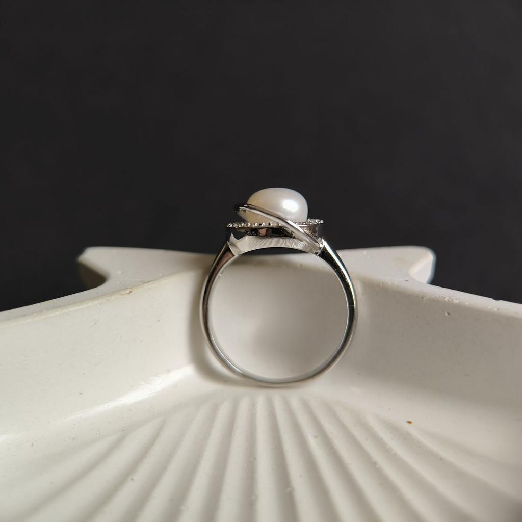 Серебряное кольцо с натуральным жемчугом, вес изделия 3,2 гр (2186571)