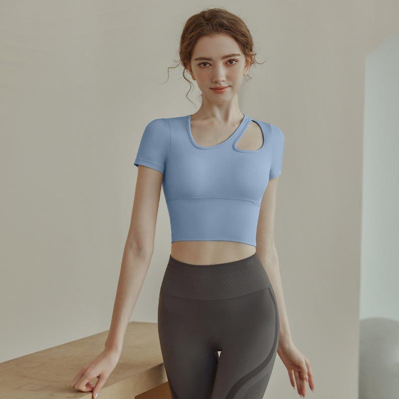 Direct supply integrated breathable quick-drying tight sports running fitness women's spring yoga top with chest pad