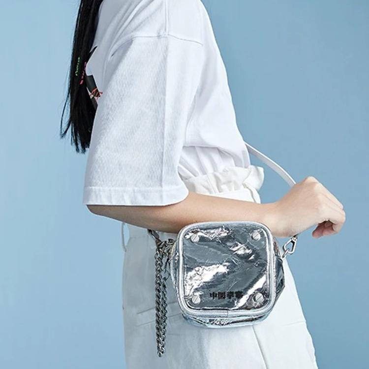 Li Ning Runway Style Shiny Chain Synthetic Leather Shoulder Bag Unisex Shoulder Bag Silver ABDR284-2