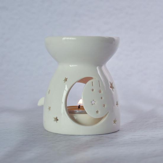 Essential Oil Burner with Spoon White Ceramic Aroma Burner Wax Melter with Cutout Design Home Tabletop Wax Warmer for Bedroom Meditation Room