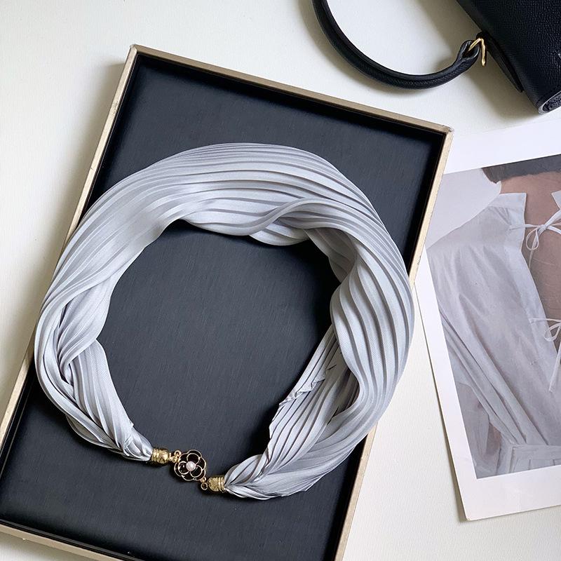 Новый монохромный магнитный шелковый шарф-ожерелье для женщин, плиссированный летний солнцезащитный головной платок, декоративный шарф