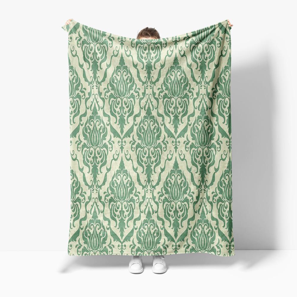 Green geometric floral pattern Flannel printed blanket suitable for all seasons suitable for living room office sofa and travel