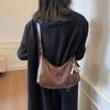 Large Capacity Bag Women's Retro New Versatile Niche Design Shoulder Messenger Bag Commuter Dumpling Bag