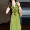 Женское зеленое цветочное платье халтер с V-образным вырезом, без рукавов, длинное - Коллекция Лето 2025