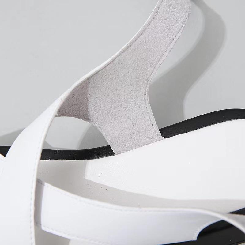 New Summer Women's Plus Size Toe Loop Thick Soled Casual Outdoor Buckle Strap Sandals