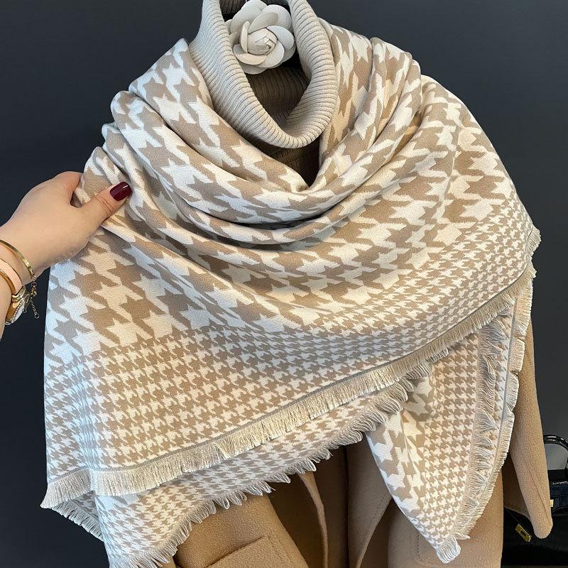 Autumn and Winter New Jacquard Square Scarf Women's Fashion High-end Imitation Cashmere Shawl Versatile Thickened Warm Scarf