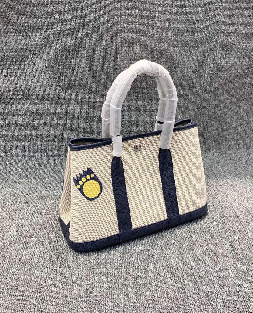 Сумка женская Doodle Garden ручной росписи из лоскутного шитья из коровьей кожи и льна - Сумка, на плечо, через плечо, 2025.