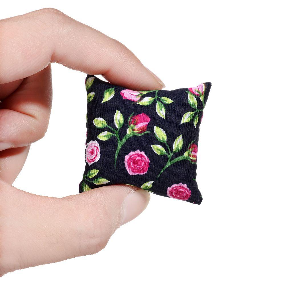 Диван Диван Игрушки Мебель Мини Кукольный домик Подушки Аксессуары для кукол Миниатюрные подушки с цветочным принтом