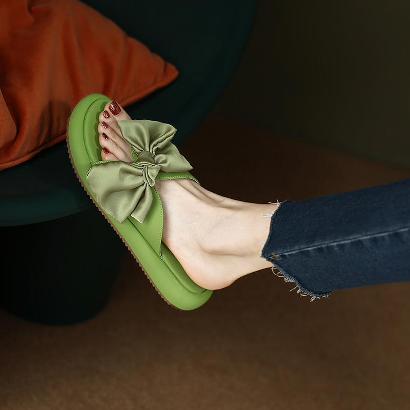 Сандалии на плоской подошве с бантом, мягкой подошвой и эффектом ходьбы по дерьму, новые женские крутые шлепанцы на толстой подошве для лета 2025 года