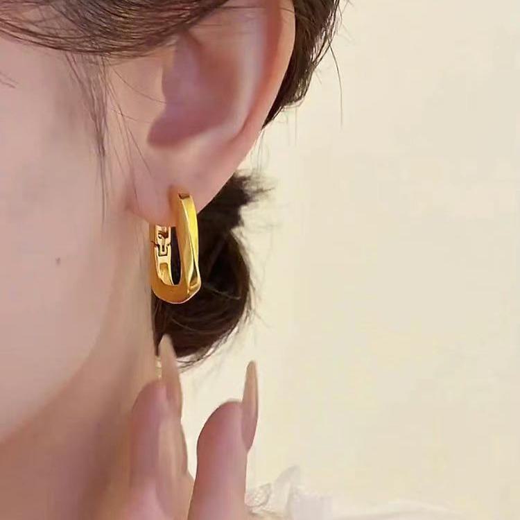 2025 Трендовые минималистичные геометрические круглые серьги-клипсы для женщин: Европейский и американский нишевый дизайн