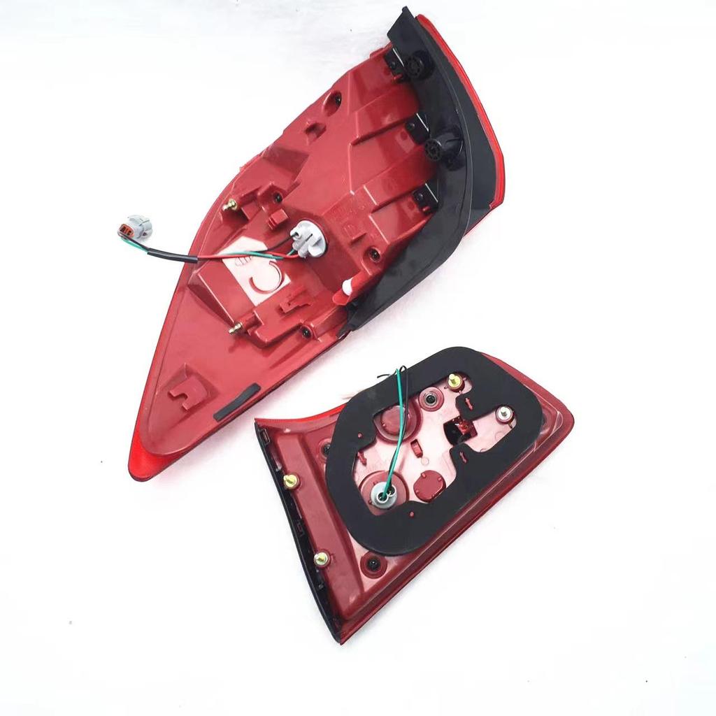 09-14 Kia Sportage Rear Taillight Assembly & Brake Light