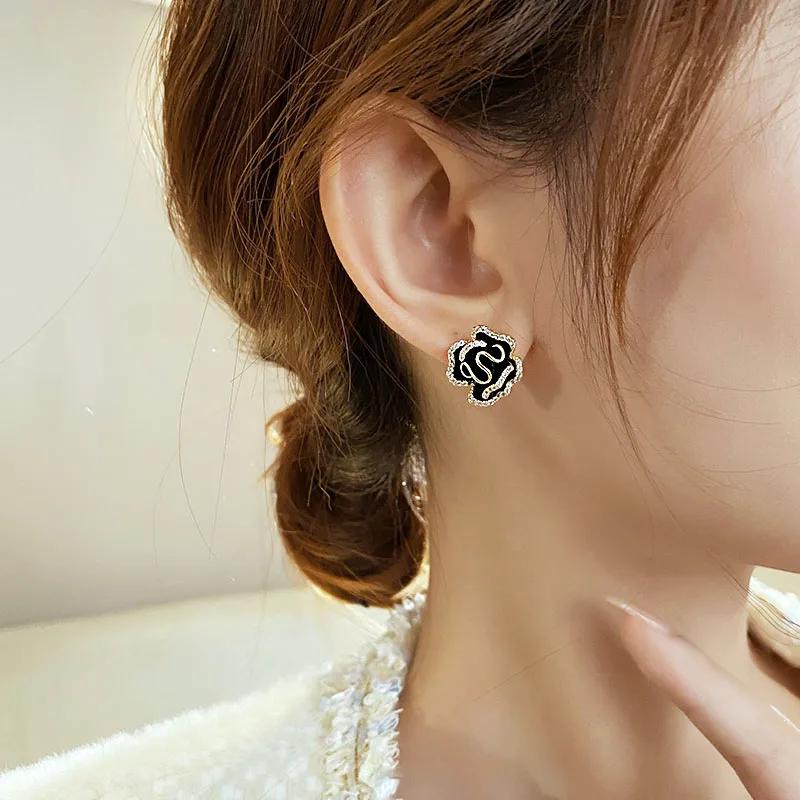 2026 New Luxury Micro Set Zircon Black Camellia Flower Earrings for Womens Korean Fashion Jewelry Party Exquisite Accessories
