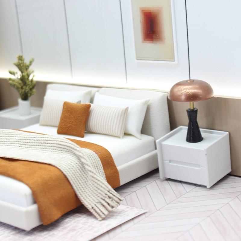 Кукольные домики 1/20 Спальня Миниатюрная Двуспальная кровать и Постельные принадлежности Реалистичный Современный Дизайн интерьера Комнатная сцена Дисплей Аксессуар