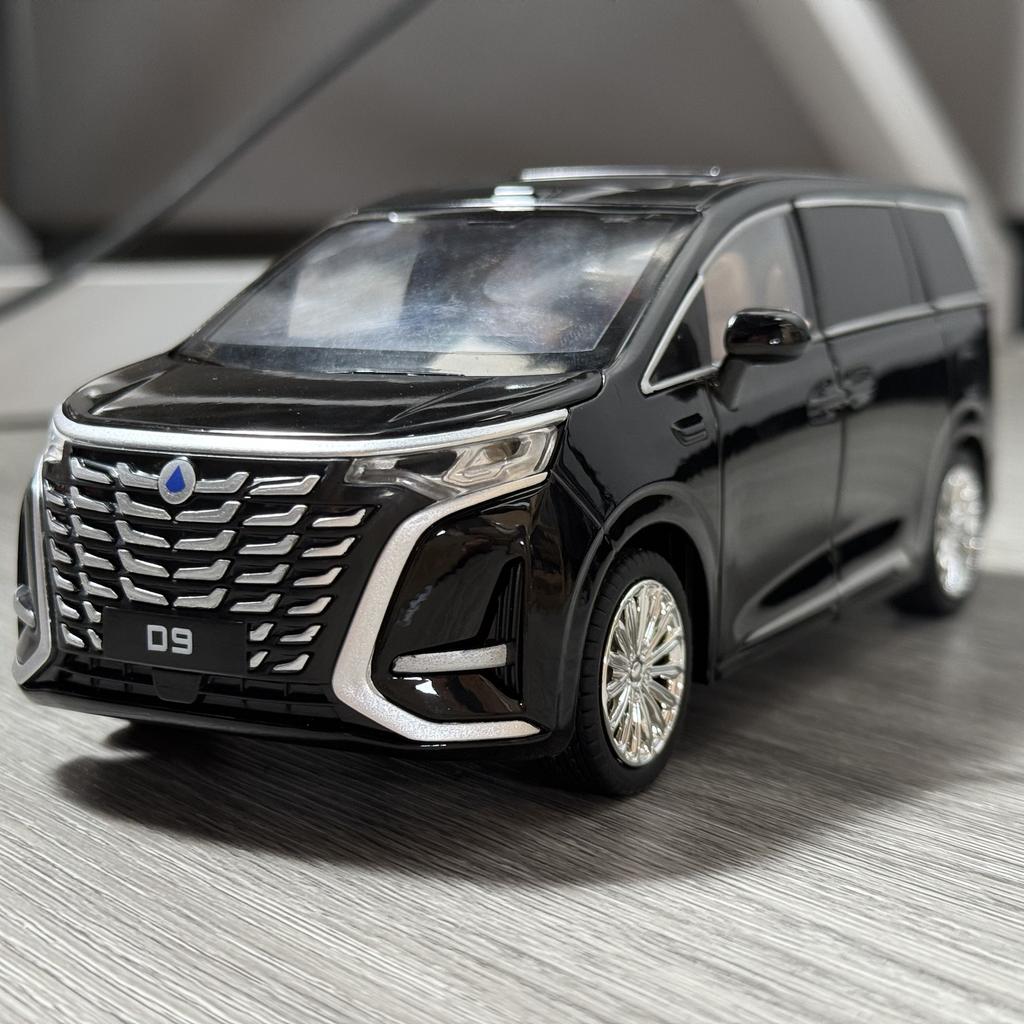 1:24 DENZA D9 New Energy MPV Die Cast Metel Cars Toy Pull Back Model Cars With Sound And Light Home Trendy Toys Ornament Collect