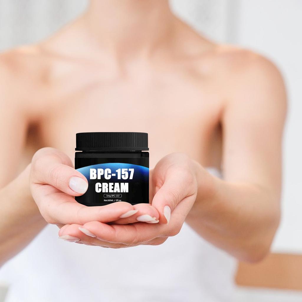 Успокаивающий увлажняющий крем глубоко питает, устраняет сухость и снимает дискомфорт, подходит для лица, спины и рук.