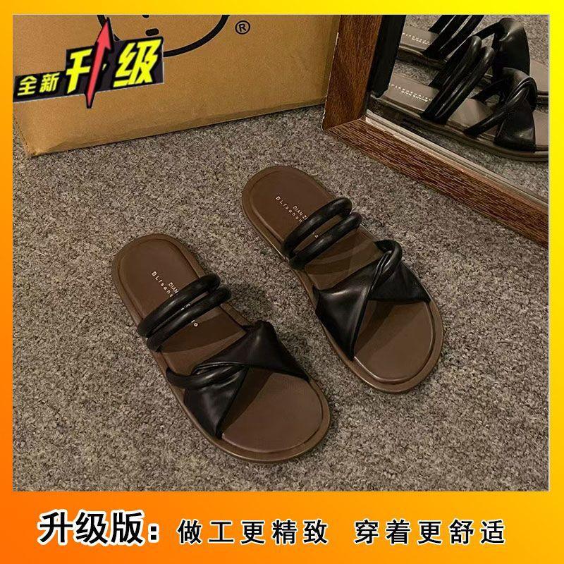2025 summer new outer wear French small sandals pregnant women beach flat sandals high sense two wear one word slippers women