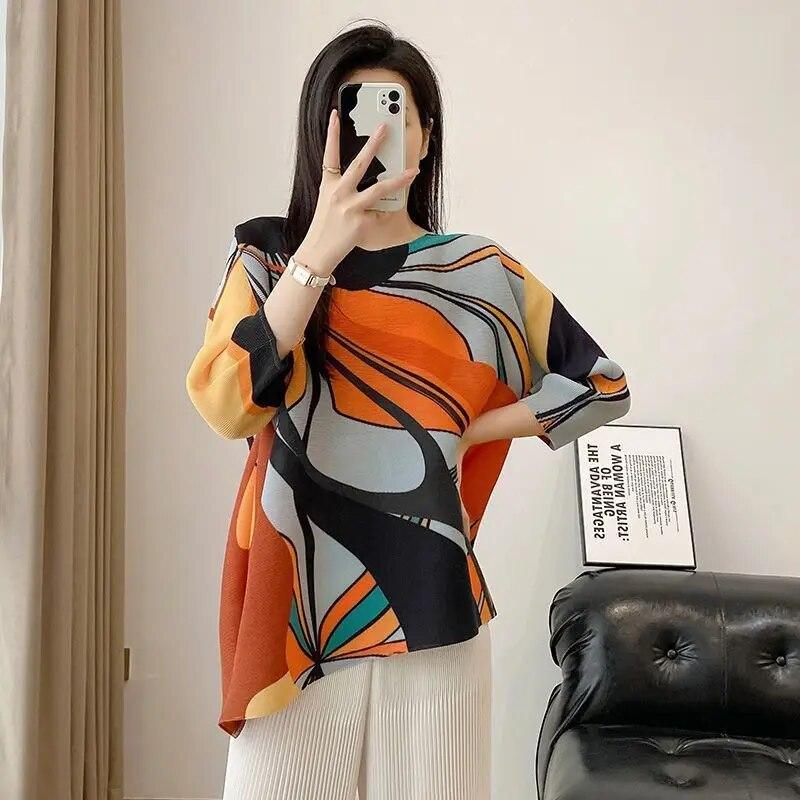 Плиссированный топ с женским принтом, новый летний свободный и обтягивающий фасон, универсальный дизайн и молодежный тренд футболок.