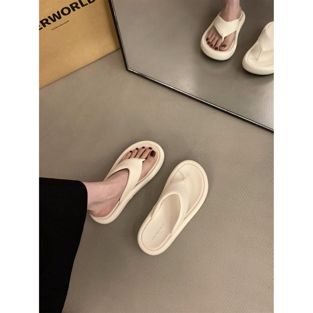 Thick-soled Flip-flops Shoes Women's Shoes Wear 2025 New Summer Soft-soled Shit-stepping Sandals Beach Sandals