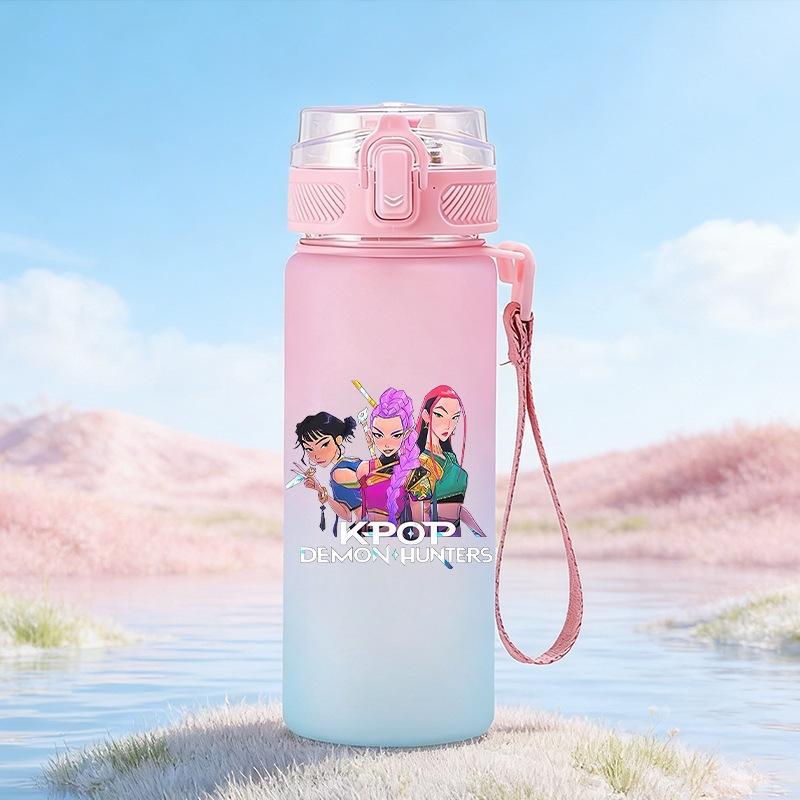 Бутылка для воды 600 мл Мультяшная K-Pop Охотники на демонов Печатный персонаж Кружка для воды Большая емкость Портативная на открытом воздухе Бутылка для питья с веревкой для подарка Мальчику Девочке