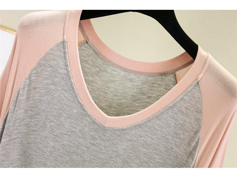 Летнее платье свободного кроя из модала с V-образным вырезом, короткими рукавами и разрезами по бокам